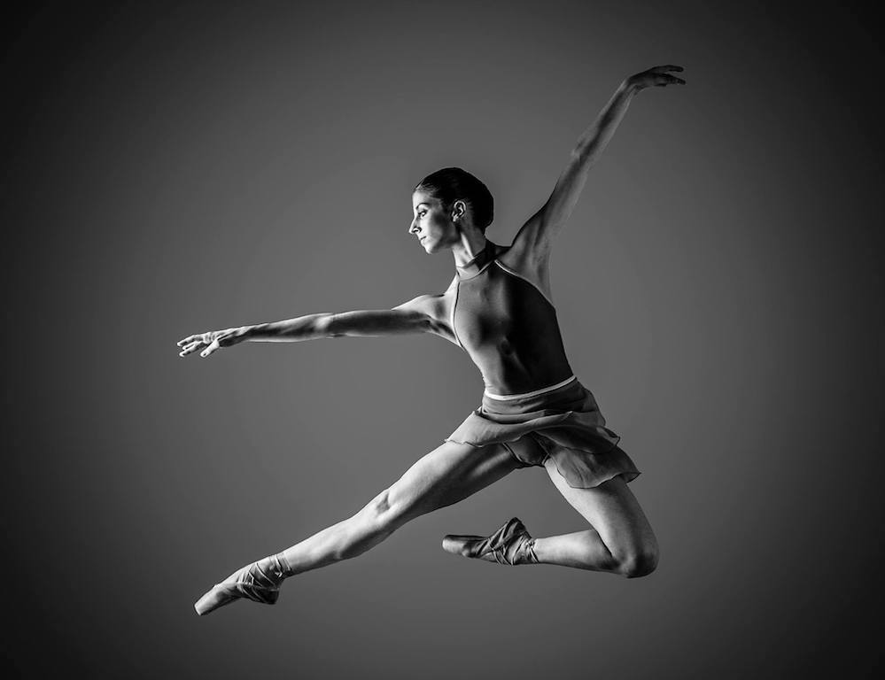 Astrid Julen doing a ballet jump photographed by Daniel Guinda.